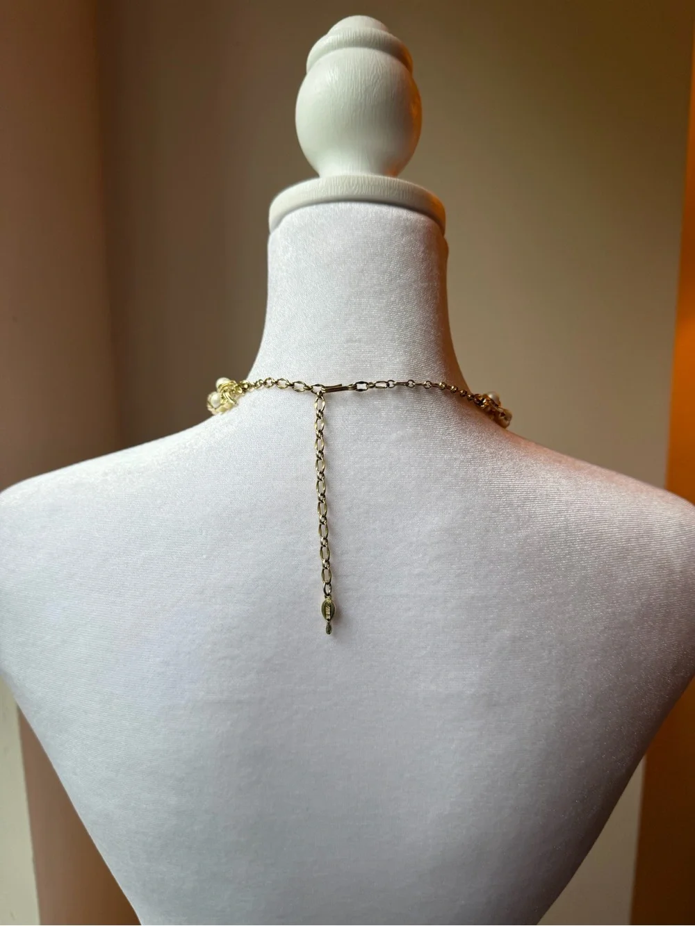 Vintage 60s Saran Coventry “Royal Ballet” Pearl Adjustable Choker - Picture 4 of 15